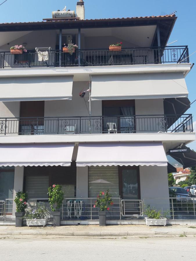 Soula'S Sunshine Green Apartment Nea Karvali Esterno foto